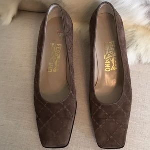Vintage FERRAGAMO Suede Pumps Sz 8.5C
